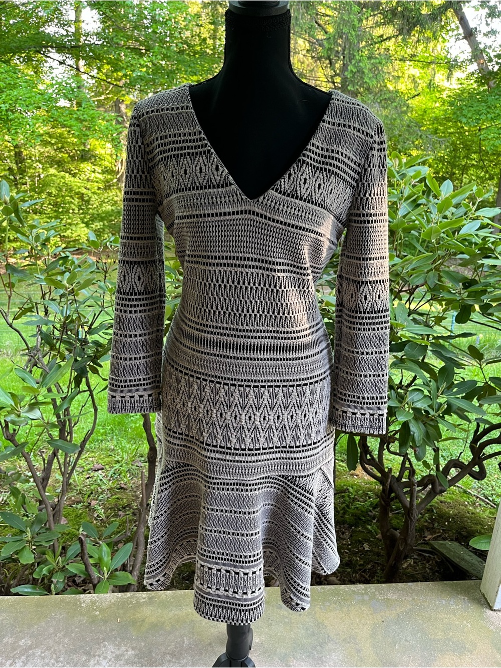 Tracy Reese Black & Cream V-Neck Long Sleeve Knit Dress
